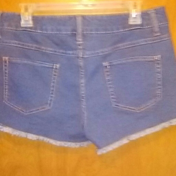 New boundary size 13 short shorts made to look cut - Picture 3 of 3